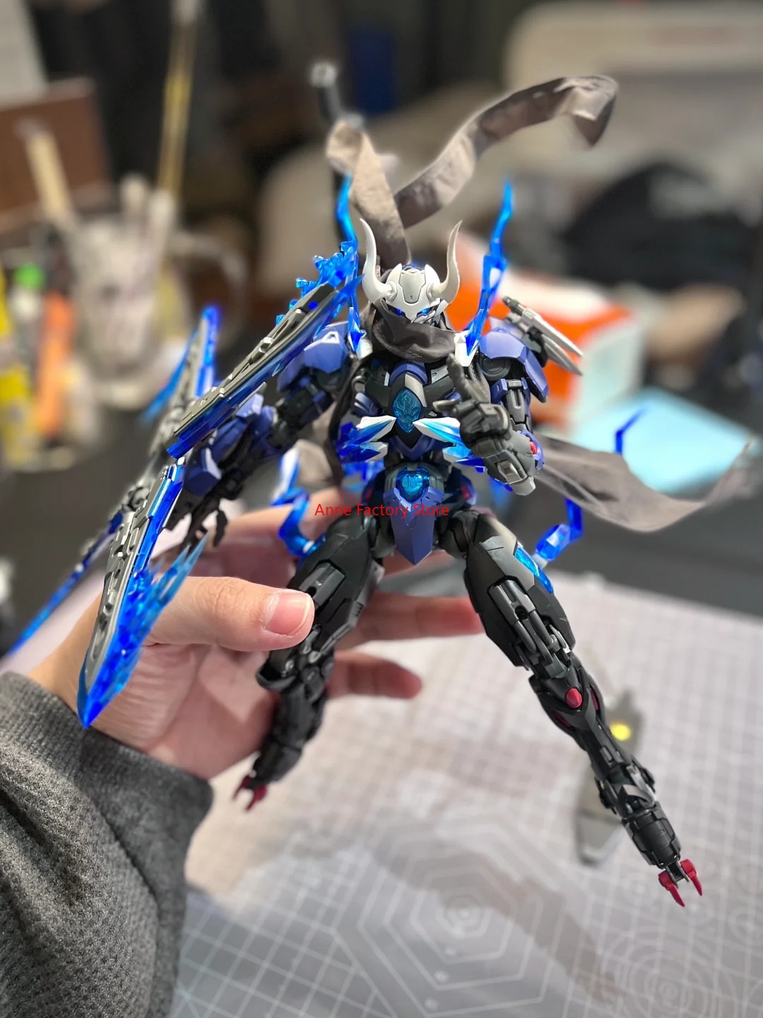 Model Kit Lone Shadow - HEMOXIAN MG 1/100 Skala Lone Shadow