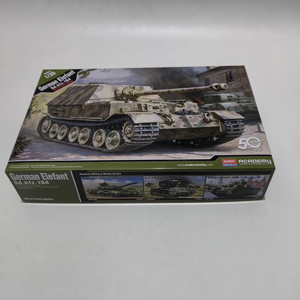 Model Kit Academy - AC13537 ACADEMY 1/35 Elefant Sd.kfz.184 Zestaw